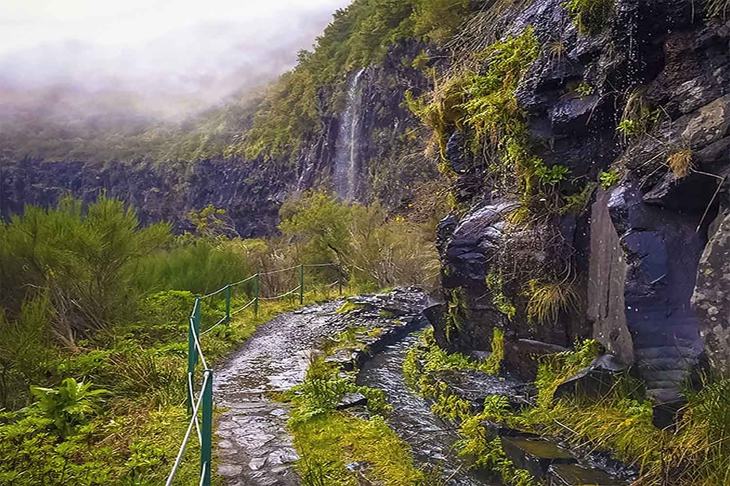 Bica da Cana – Pináculo Walk