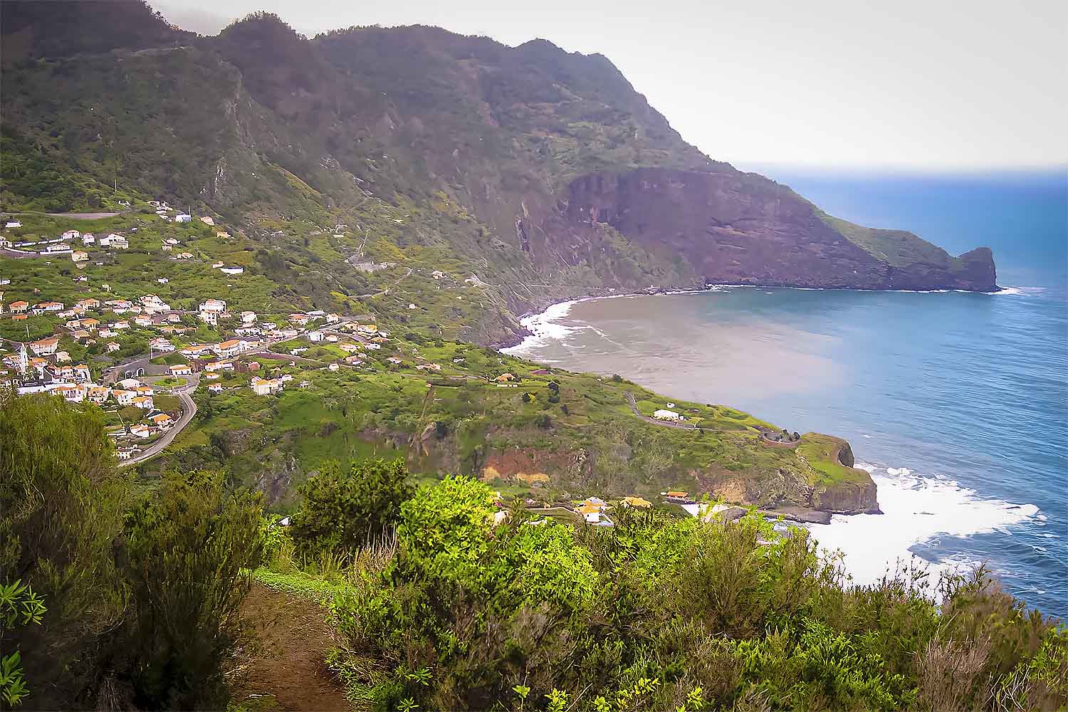 Penha de Águia Walk