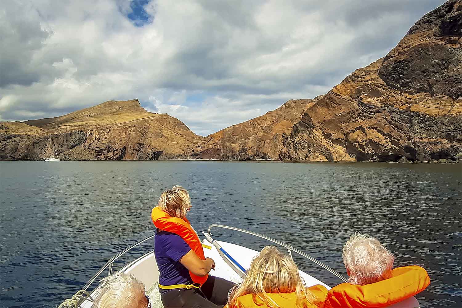 Ponta São Lourenço Walk and Boat Return