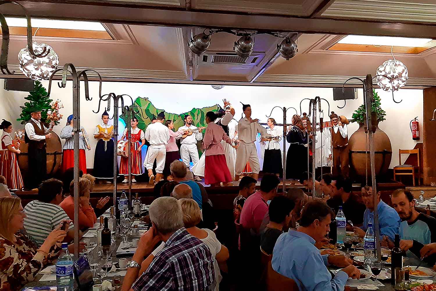 Madeiran Traditional Dinner Tour